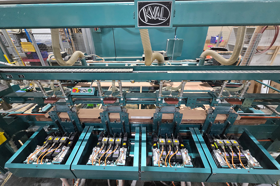 Kval door and jamb Machinery